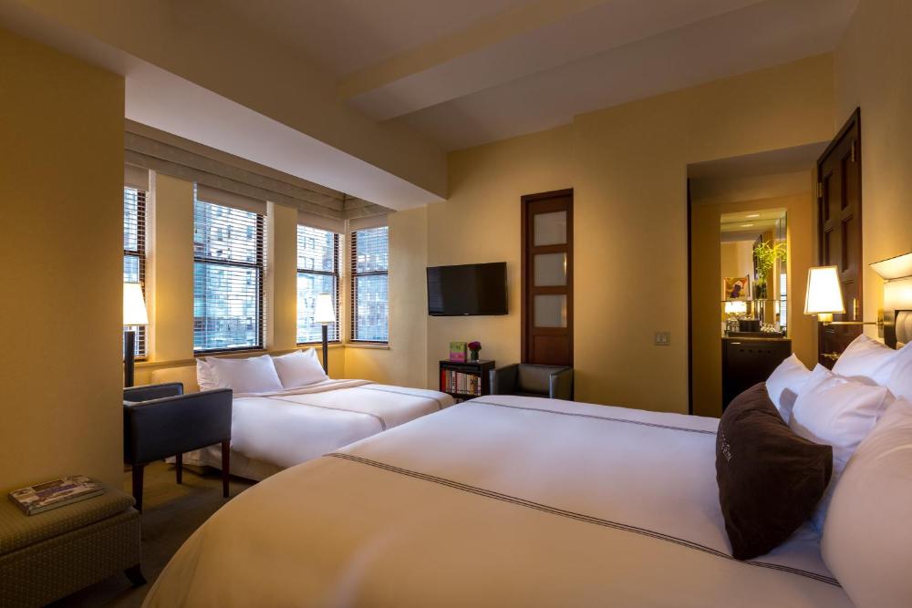Junior Suite with One King Bed interior